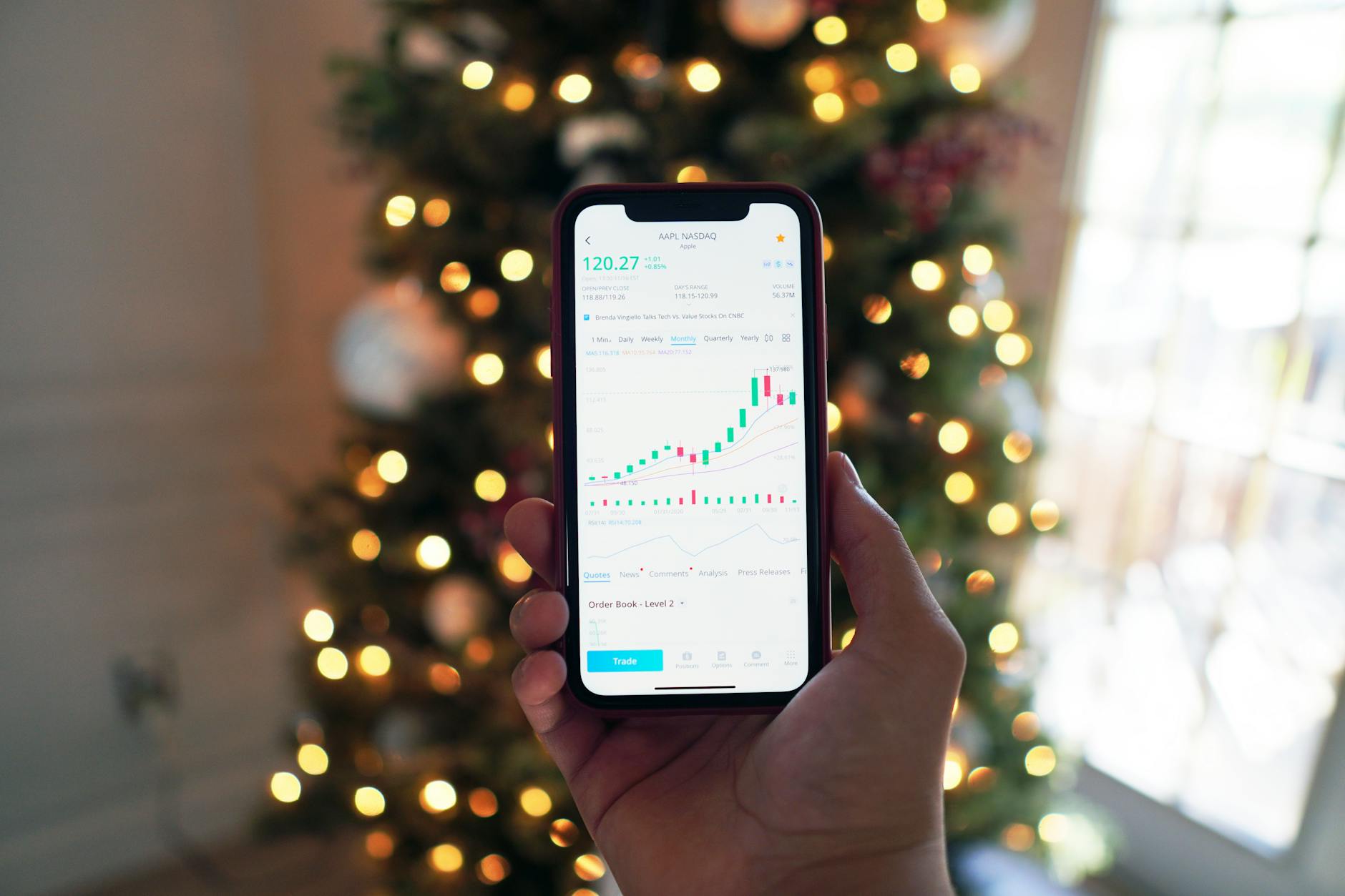 Start investing with $100 using AI